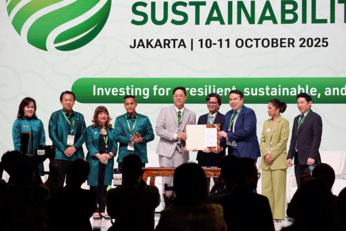 Indonesia International Sustainability Forum (ISF) 2025 resmi ditutup dengan capaian signifikan berupa 13 penandatanganan nota kesepahaman (MoU) dan 3 launching/deklarasi Green Investasi.