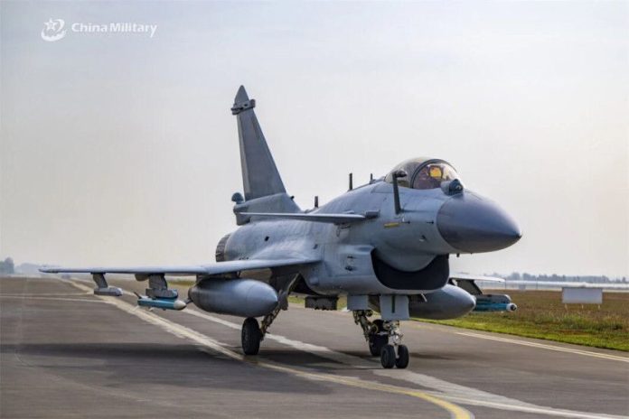 Pesawat tempur Chengdu J-10 buatan China (Sumber: Xiao Rui)