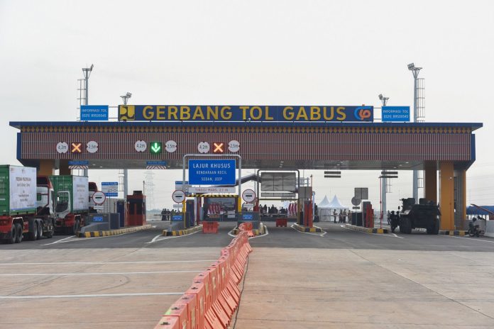 Gerbang Tol Gabus, Jalan Tol Cibitung – Cilincing. (Foto: Humas Setkab/Teguh)