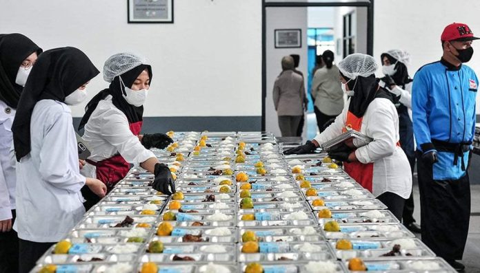 Ilustrasi- pekerja SPPG makan bergizi gratis (MBG) (Foto: ist)