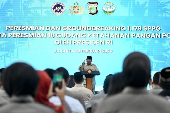 Presiden Prabowo Subianto meresmikan 1.072 Satuan Pelayanan Pemenuhan Gizi (SPPG) dan 18 Gudang Ketahanan Pangan serta groundbreaking 107 SPPG Polri di seluruh Indonesia. Kegiatan tersebut digelar di SPPG Polri Palmerah, Jakarta, Jumat (13/02/2026). (Foto: Istimewa)