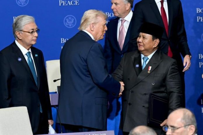 Presiden Prabowo Subianto saat berbicara dengan Presiden AS Donald Trump. Foto: Setpres BPMI.