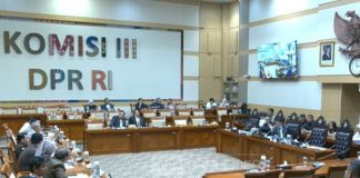 Komisi III DPR Gelar Rapat Khusus Soal Penyiraman Air Keras ke Aktivis KontraS Andrie Yunus Rapat Komisi III DPR. (BeritaNasional/YouTube TVR Parlemen)