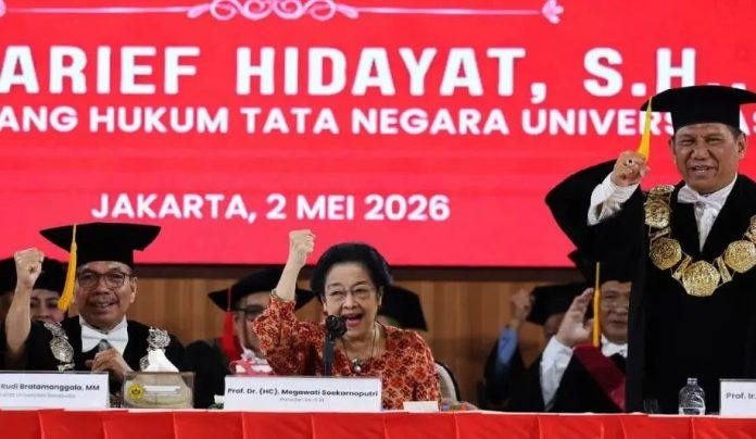 Foto: Presiden ke-5 RI Megawati Soekarnoputri dalam orasi kebangsaan pada pengukuhan Arief Hidayat sebagai Profesor Emeritus bidang Hukum Tata Negara di Universitas Borobudur, Jakarta, Sabtu 2/5/2026 (sumber: DPP PDIP)