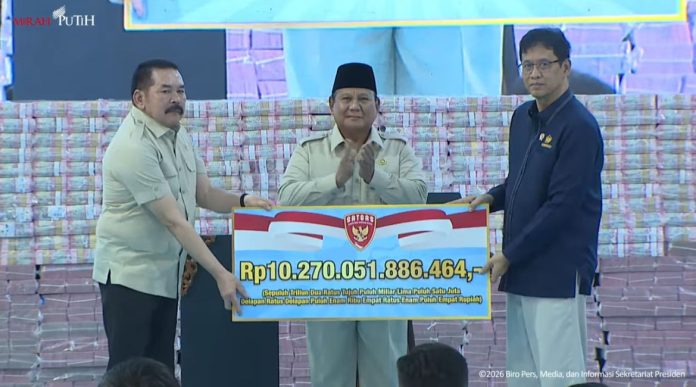 Presiden Prabowo Subianto menghadiri penyerahan uang rampasan negara senilai Rp10,2 triliun di Kejaksaan Agung, Rabu, 13 Mei 2026. (Foto: Tangkapan Layar YouTube Sekretariat Presiden)