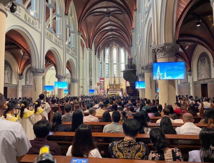 Ribuan umat hadiri Misa Kenaikan Yesus Kristus di Gereja Katedral Jakarta/Foto Fifi Abdurahman