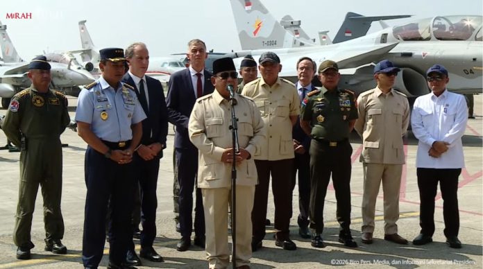 Presiden Prabowo Subianto menyerahkan sejumlah alutsista canggih kepada TNI, Senin 18 Mei 2026. (Foto: Tangkapan Layar Youtube Sekretariat Presiden)