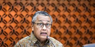 BI Izinkan Mata Uang Selain Dolar untuk Penempatan DHE SDA, Yuan China Kini Bisa Dipakai Eksportir Gubernur Bank Indonesia Perry Warjiyo. (Istimewa)