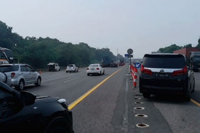 Contraflow di jalan Tol Jakarta-Cikampek. (Dok. Jasamarga)