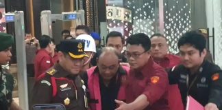 Breaking News! Kejagung Tetapkan Dadan, Sony, dan Lodewyk Jadi Tersangka Kasus BGN Mantan Kepala Badan Gizi Nasional (BGN), Dadan Hindayana (tengah) Sumber : Dok. Istimewa