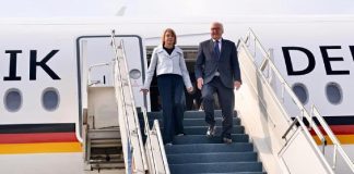 Presiden Jerman Tiba di Jakarta untuk Bertemu Prabowo, Disambut Pasukan Jajar Kehormatan Presiden Republik Federal Jerman Frank-Walter Steinmeier dan Ibu Elke Büdenbender tiba di Pangkalan TNI AU Halim Perdanakusuma, Jakarta dalam rangka kunjungan kenegaraan ke Indonesia pada Senin, 15 Juni 2026. Foto: BPMI Setpres/Rusman