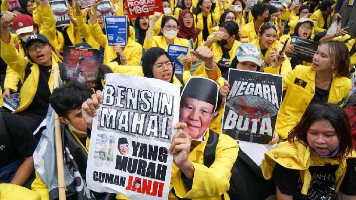 Ilustrasi- Massa mahasiswa UI menggelar aksi \