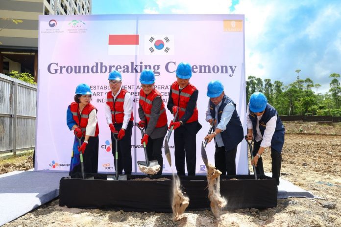 Otorita IKN bersama Pemerintah Korea Selatan resmi memulai konstruksi Smart City Cooperation Center (SCCC) di Sub Wilayah Perencanaan Permukiman Barat 1A, Kawasan Inti Pusat Pemerintahan (KIPP) Nusantara, pada Kamis (18/6/2026).(OIKN)