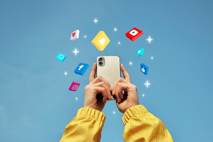 Ilustrasi Media Sosial - Freepik