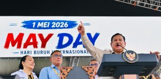 Buruh Minta DPR Serius Garap RUU Ketenagakerjaan, Jangan Ulangi Skandal Omnibus Law Ilustrasi - Presiden Prabowo Subianto saat menghadiri peringatan Hari Buruh Internasional di kawasan Lapangan Silang Monumen Nasional, Jumat, 1 Mei 2026. (Foto: BPMI Setpres/Laily Rachev)