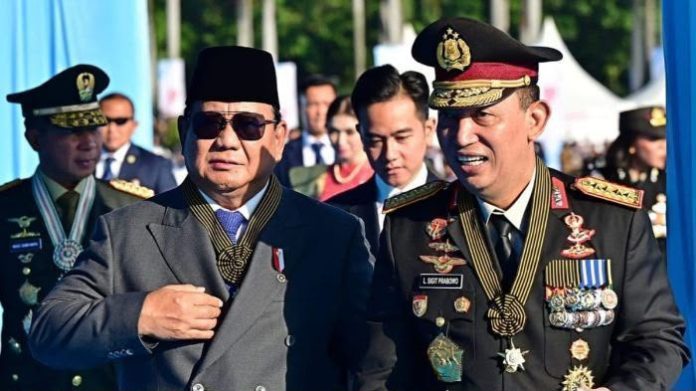 Ilustrasi - Presiden RI Prabowo Subianto didampingi Kapolri Jenderal Pol. Listyo Sigit Prabowo saat menghadiri upacara peringatan HUT ke-79 Bhayangkara di kawasan Monumen Nasional (Monas), Jakarta, Selasa (1/7/2025). (Foto: Istimewa)