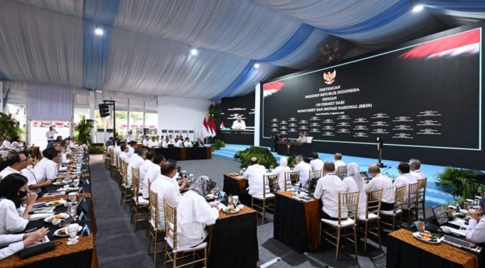 Presiden Prabowo Subianto melakukan pertemuan dengan 150 periset dari Badan Riset dan Inovasi Nasional (BRIN) di Istana Kepresidenan Jakarta, pada Kamis, 6 Agustus 2026. (Foto: BPMI Setpres/Muchlis Jr)