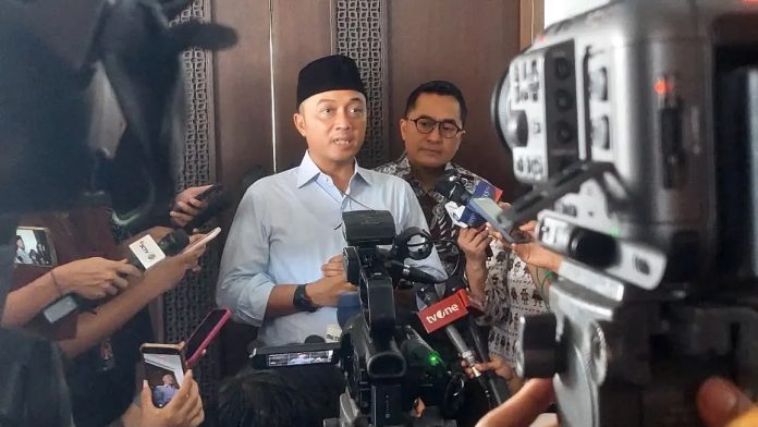 Mensesneg Prasetyo Hadi menyampaikan keterangan pers di kompleks Istana Kepresidenan, Jakarta, Jumat (7/8/2026). (Foto: Istimewa)