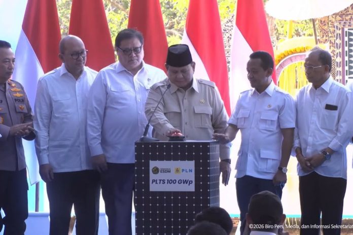 Presiden Prabowo Subianto meluncurkan proyek PLTS 100 GWp di Bali, Selasa (25/8/2026). (Dok. YouTube Setpres)