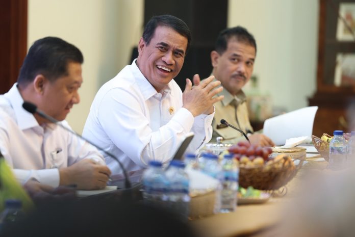 Mentan Andi Amran Sulaiman dorong investasi BUMN-swasta bangun industri bioetanol nasional. (Foto: Istimewa)