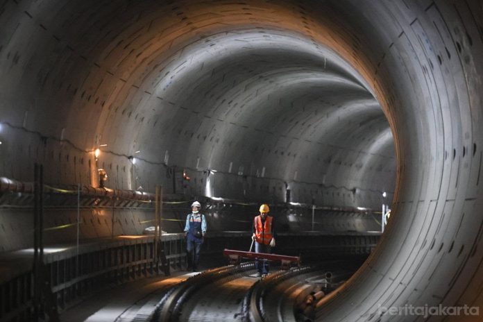 Ilustrasi- Foto: Suasana aktivitas pekerja saat pengerjaan proyek MRT Fase 2A di Jakarta, (Foto: Dok. Pemprov DKI Jakarta)