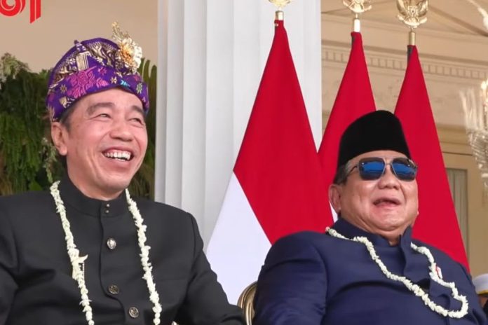 Presiden Prabowo Subianto duduk diapit Presiden ke-7 Jokowi dan Wapres Gibran Rakabuming Raka di Istana, Jakarta, Senin (17/8/2026). (Dok. YouTube Setpres)