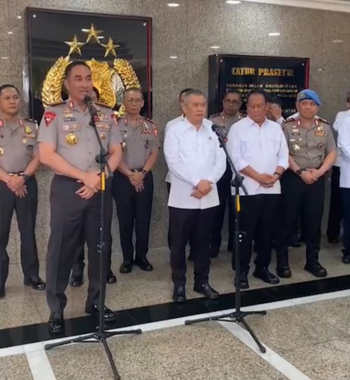 Kapolri Jenderal Suyudi Ario Seto dan Menhub Dudy Purwagandhi usai pertemuan di Mabes Polri, Rabu (21/10/2026). (Sumber: Tangkapan Layar Instagram @divisihumaspolri)